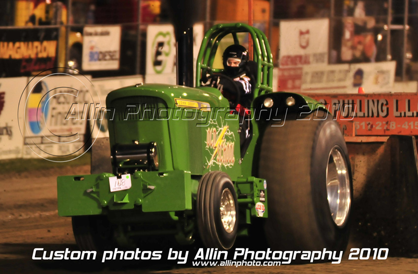 Eldora Speedway 2010 T0563